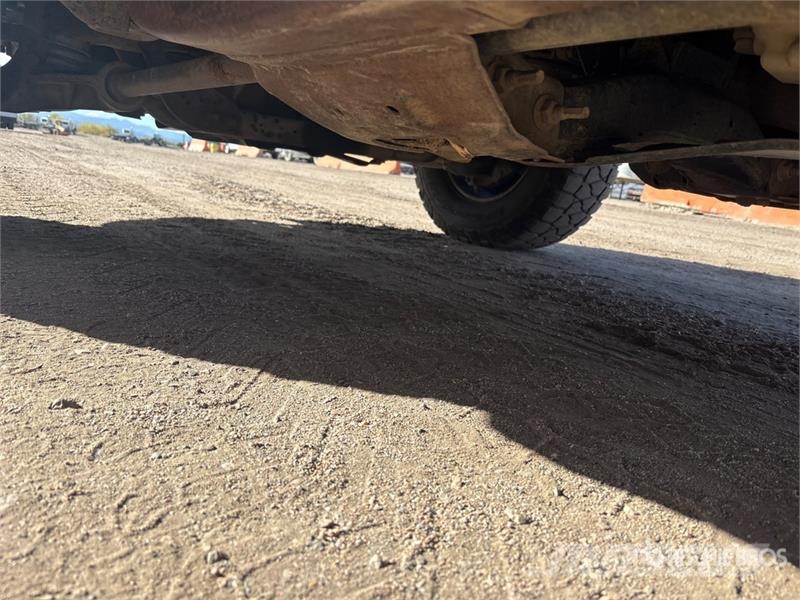 Chevrolet Silverado 2500HD شاحنات مسطحة/مفصلية الجوانب