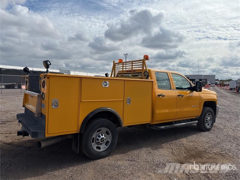 Chevrolet Silverado 2500HD Vieglais kravas automobilis/izkraušana no sāniem