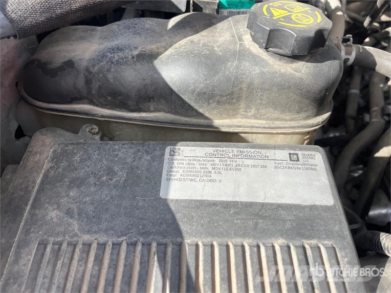 Chevrolet Silverado 2500HD 4x4 Crew Cab Utility Truck Prekucniki