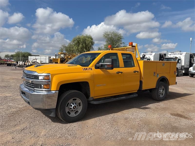 Chevrolet Silverado 2500HD Vieglais kravas automobilis/izkraušana no sāniem