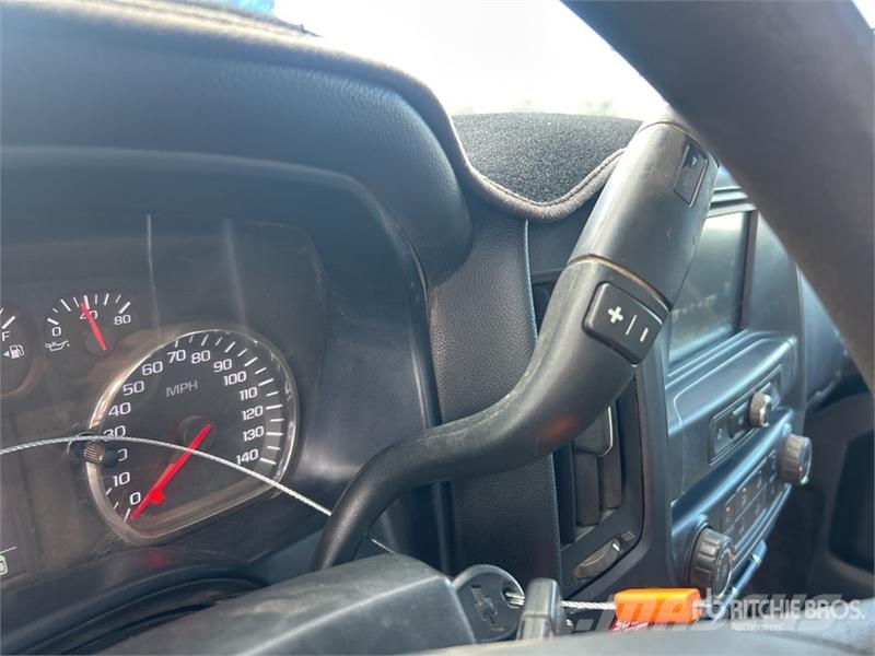 Chevrolet Silverado 2500 HD 4x2 Extended Cab Pickup Прочие фургоны