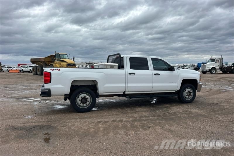 Chevrolet Silverado 2500HD 4x4 Crew Cab Pickup Andre