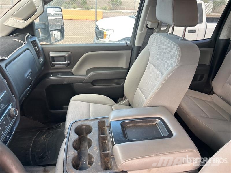 Chevrolet Silverado 2500 HD 4x2 Extended Cab Pickup Прочие фургоны