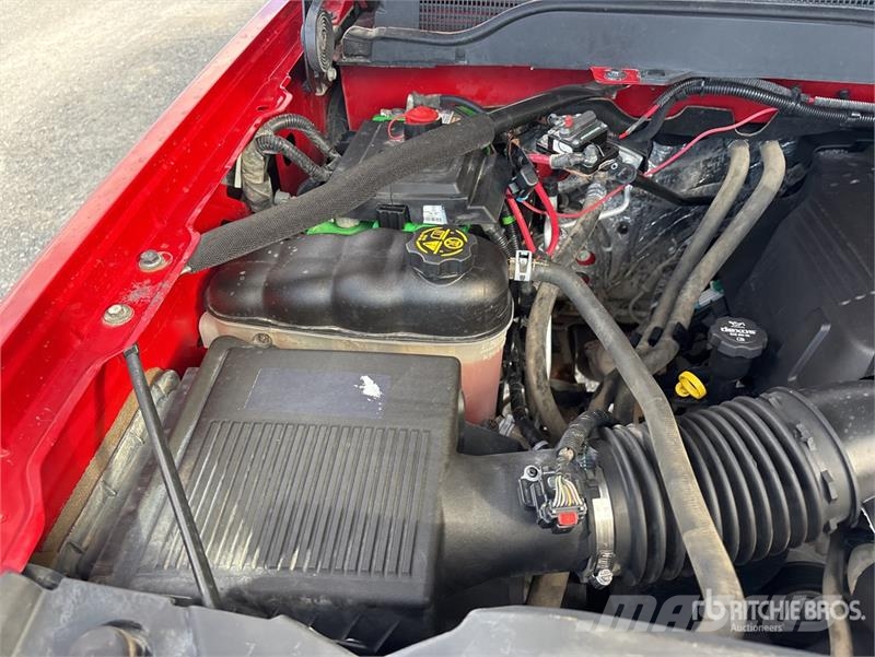Chevrolet Silverado 2500HD 4x4 Crew Cab Pickup Ostalo