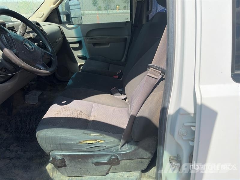 Chevrolet Silverado 2500 HD 4x2 Crew Cab Pickup Altele
