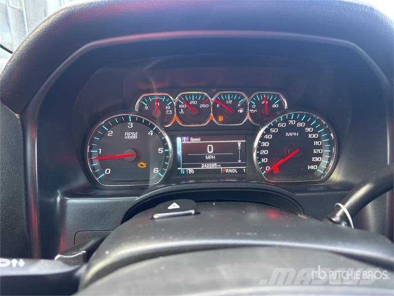 Chevrolet Silverado 2500HD 4x4 Crew Cab Pickup Ostalo