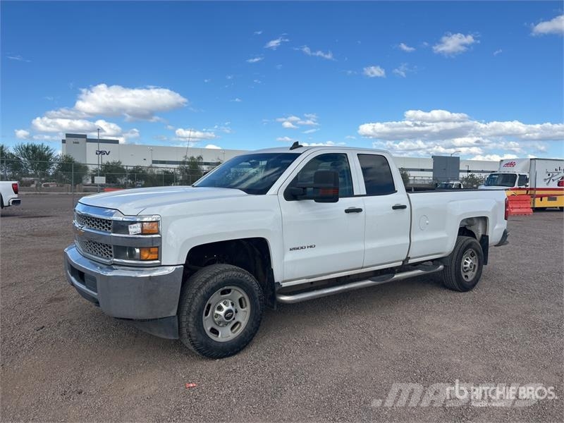Chevrolet Silverado 2500 HD 4x2 Extended Cab Pickup Прочие фургоны