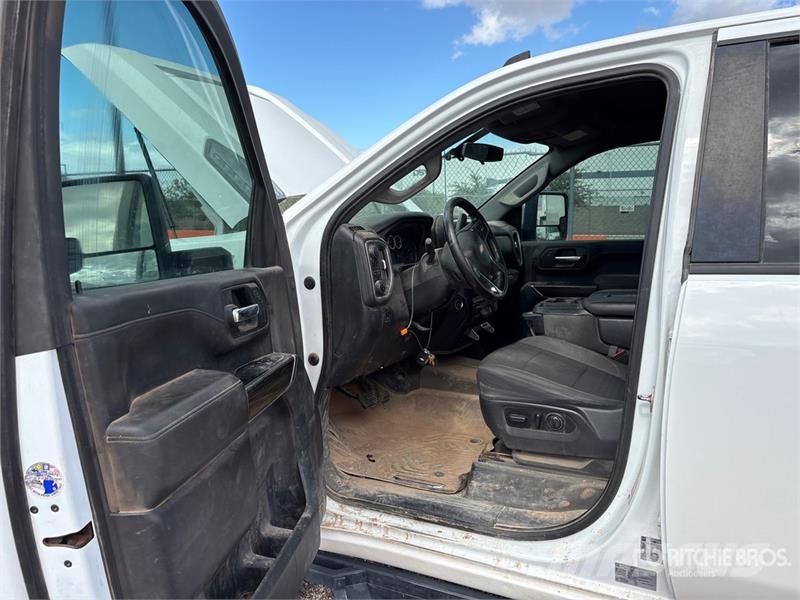 Chevrolet Silverado 2500 HD Custom 4x4 Extended Cab Pickup Drugi