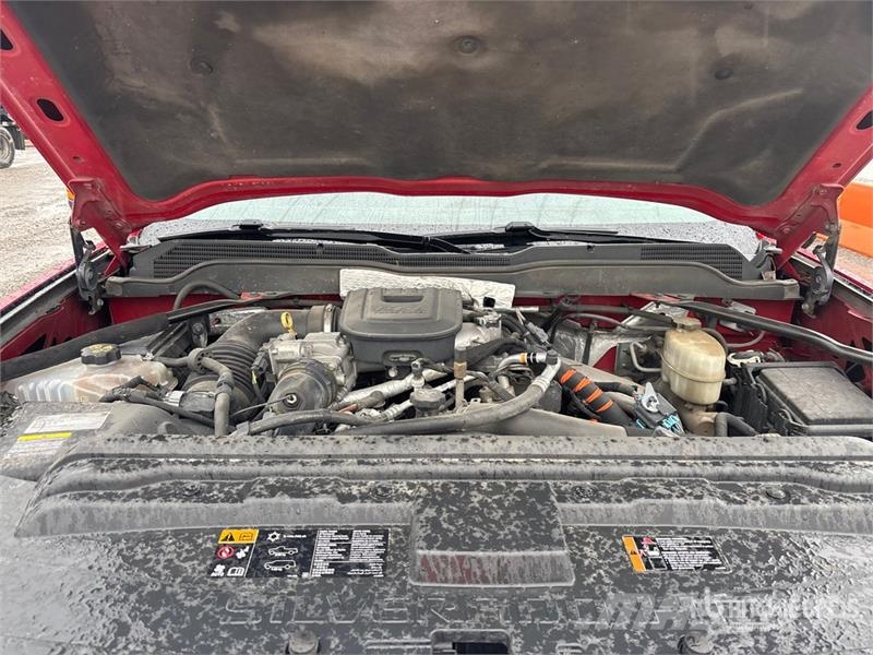 Chevrolet Silverado 2500HD 4x4 Crew Cab Pickup Drugi