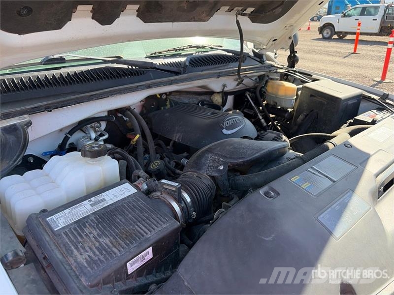 Chevrolet Silverado 2500HD 4x2 Utility Truck Pick-upy / Pojazdy z otwieranymi burtami