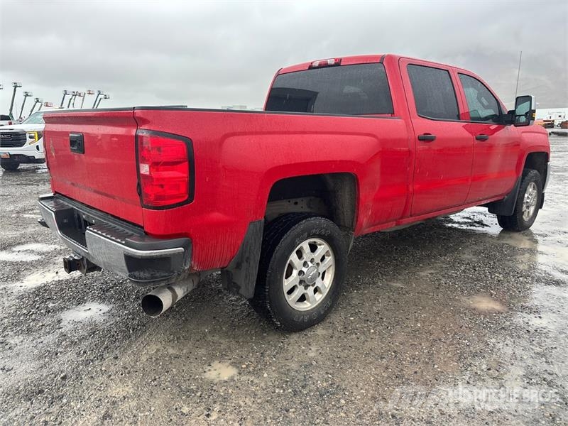Chevrolet Silverado 2500HD 4x4 Crew Cab Pickup Drugi