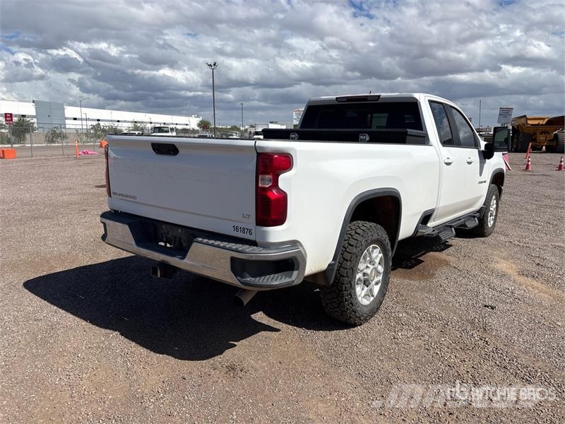 Chevrolet Silverado 2500 HD Custom 4x4 Extended Cab Pickup Drugi