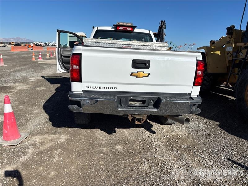 Chevrolet Silverado 2500HD 4x4 Crew Cab Pickup Other