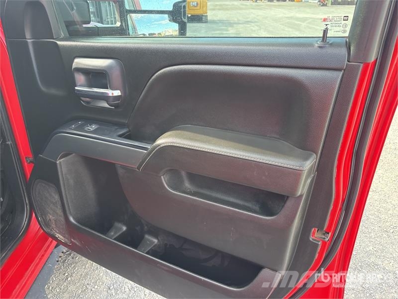 Chevrolet Silverado 2500HD 4x4 Crew Cab Pickup Ostalo