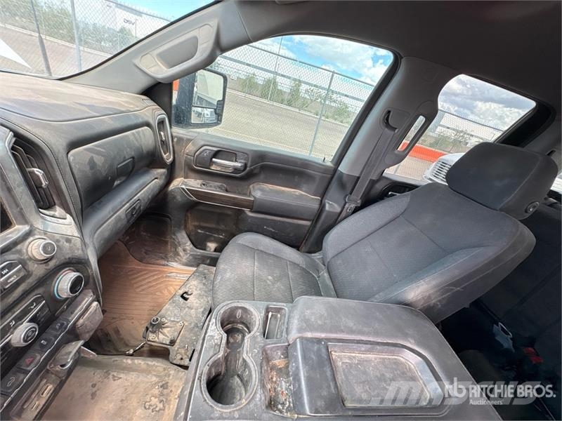 Chevrolet Silverado 2500 HD Custom 4x4 Extended Cab Pickup Drugi