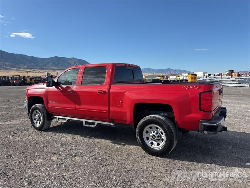 Chevrolet Silverado 2500HD 4x4 Crew Cab Pickup Ostalo