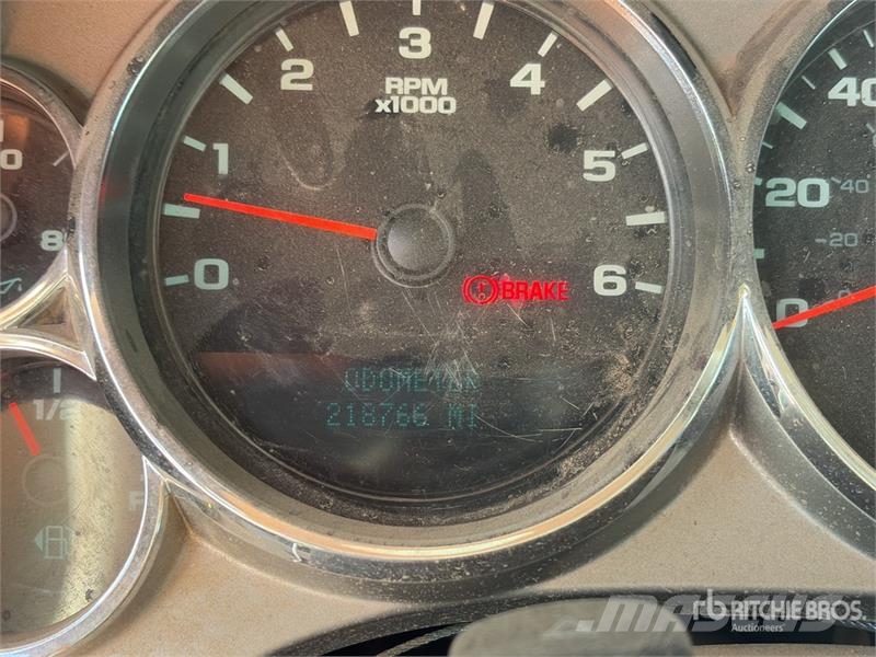 Chevrolet Silverado 2500 HD 4x2 Crew Cab Pickup Altele