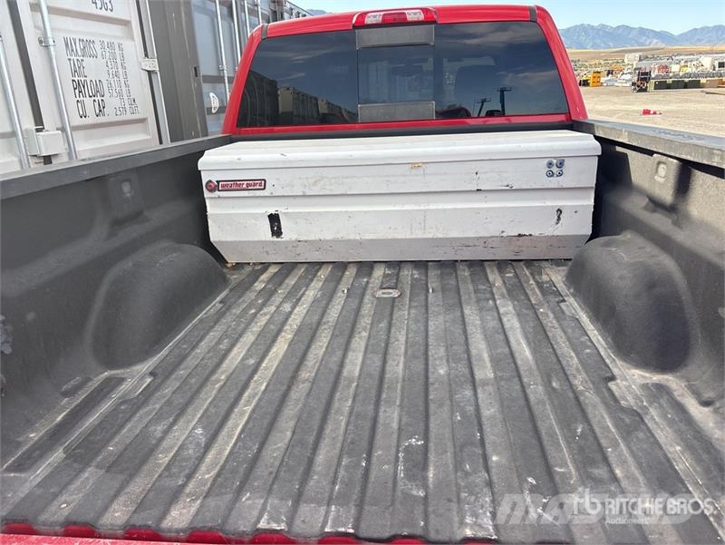 Chevrolet Silverado 2500HD 4x4 Crew Cab Pickup Ostalo