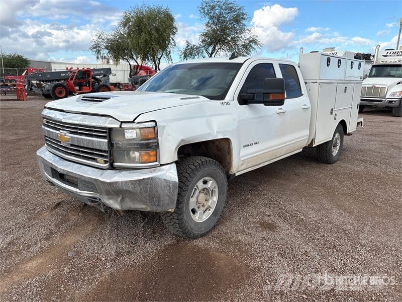 Chevrolet Silverado 2500HD Custom 4x4 Utility Truck ピックアップ／ドロップサイド