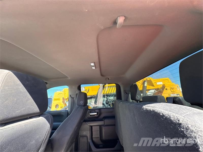 Chevrolet Silverado 2500 HD Z71 4x4 Crew Cab Pickup (Inopera Diger