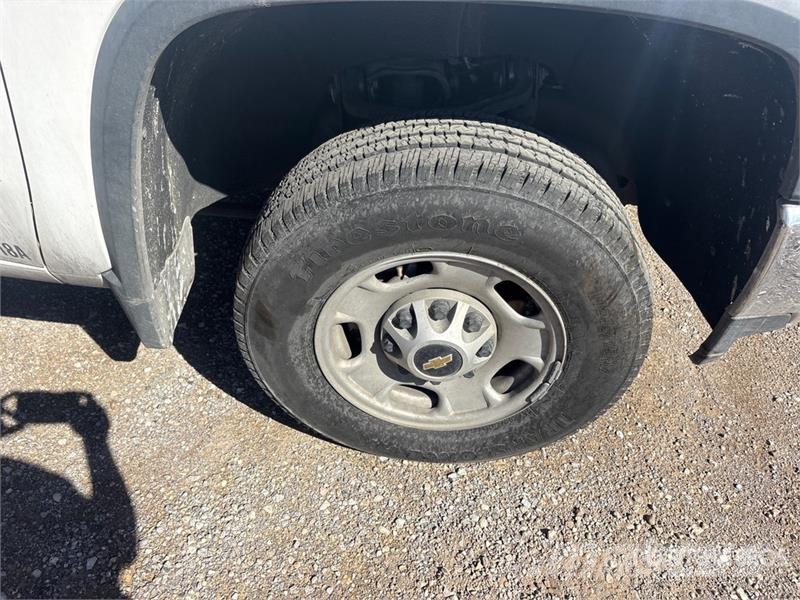 Chevrolet Silverado 2500 4x2 Crew Cab Utility Truck Prekucniki