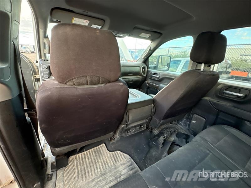Chevrolet Silverado 2500HD Z71 4x4 Crew Cab Pickup その他