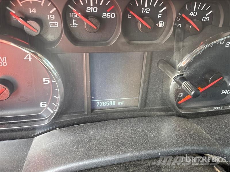 Chevrolet Silverado 2500HD Custom 4x2 Extended Cab Pickup Drugi