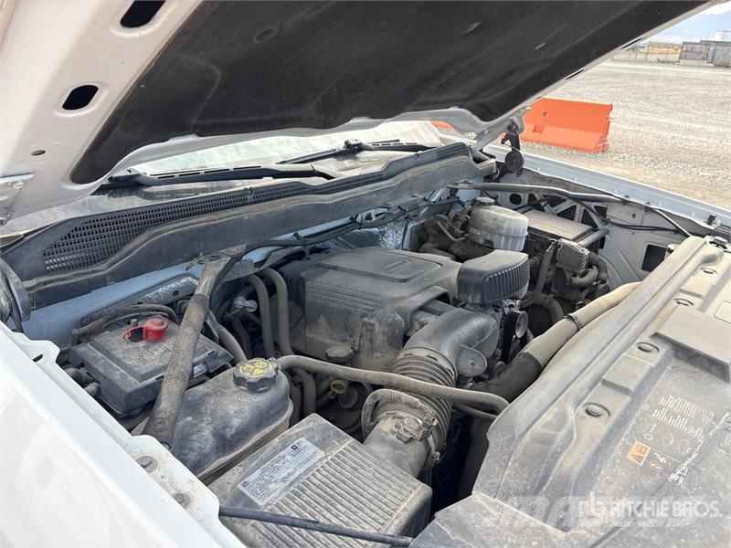 Chevrolet Silverado 2500HD Extended Cab Utility Truck Пикапи