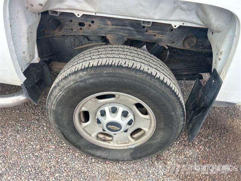 Chevrolet Silverado 2500 HD 4x2 Extended Cab Pickup Прочие фургоны