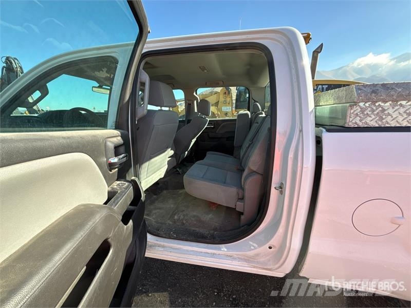 Chevrolet Silverado 2500HD 4x4 Crew Cab Pickup Other