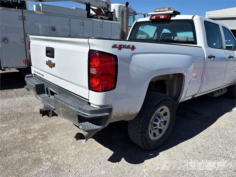 Chevrolet Silverado 2500HD 4x4 Crew Cab Pickup その他