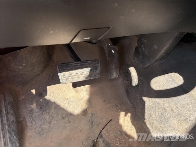 Chevrolet Silverado 2500 HD 4x2 Crew Cab Pickup Otros