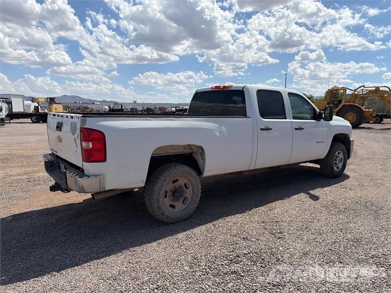 Chevrolet Silverado 2500 HD 4x2 Crew Cab Pickup Altele