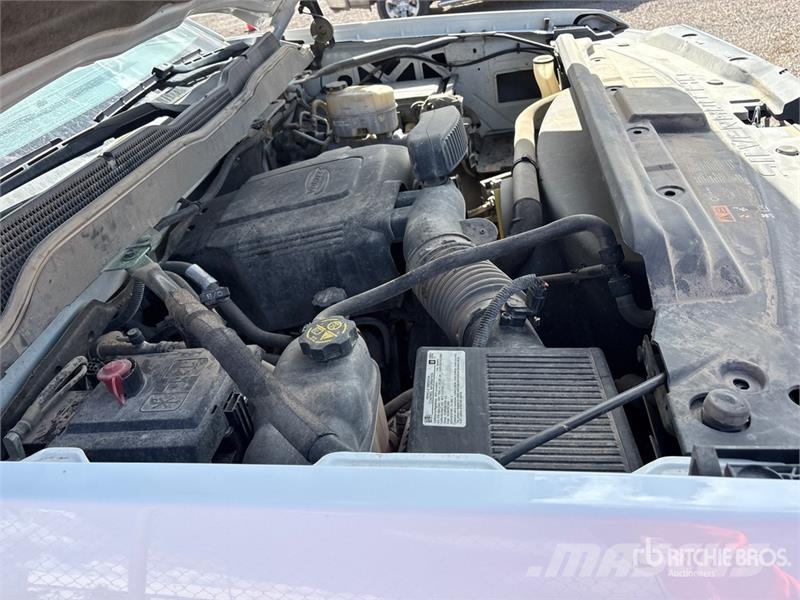 Chevrolet Silverado 2500HD Custom 4x2 Extended Cab Pickup Drugi