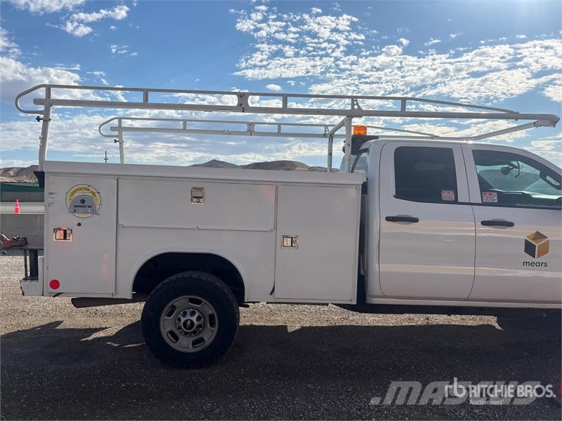 Chevrolet Silverado 2500HD 4x4 Crew Cab Utility Truck 픽업/드롭사이드