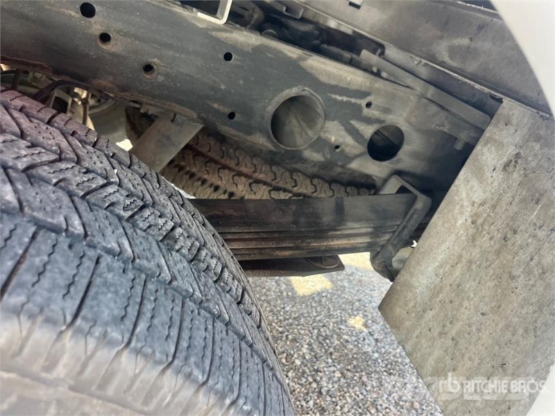 Chevrolet Silverado 2500HD 4x4 Crew Cab Utility Truck Prekucniki