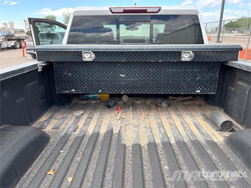 Chevrolet Silverado 2500 HD Custom 4x4 Extended Cab Pickup Drugi