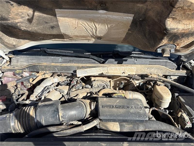 Chevrolet Silverado 2500HD شاحنات مسطحة/مفصلية الجوانب