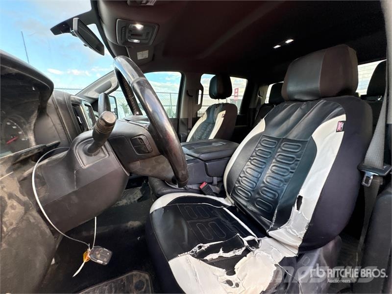 Chevrolet Silverado 2500HD Z71 4x4 Crew Cab Pickup その他