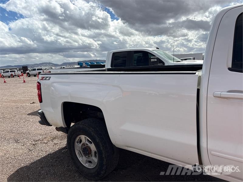 Chevrolet Silverado 2500HD LT 4x4 Extended Cab Pickup Drugi
