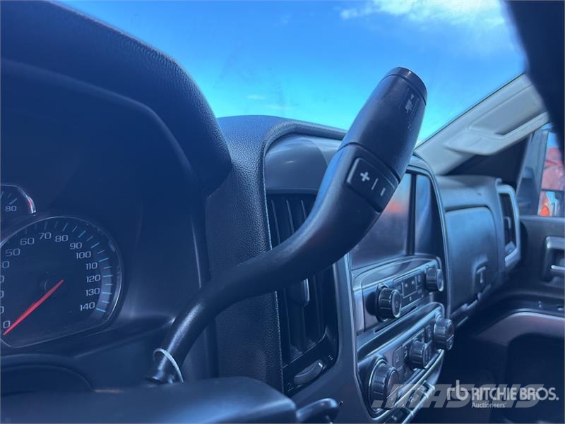 Chevrolet Silverado 2500HD 4x4 Crew Cab Pickup Ostalo