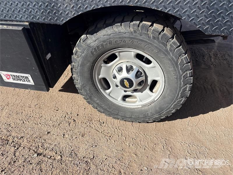 Chevrolet Silverado 2500HD شاحنات مسطحة/مفصلية الجوانب