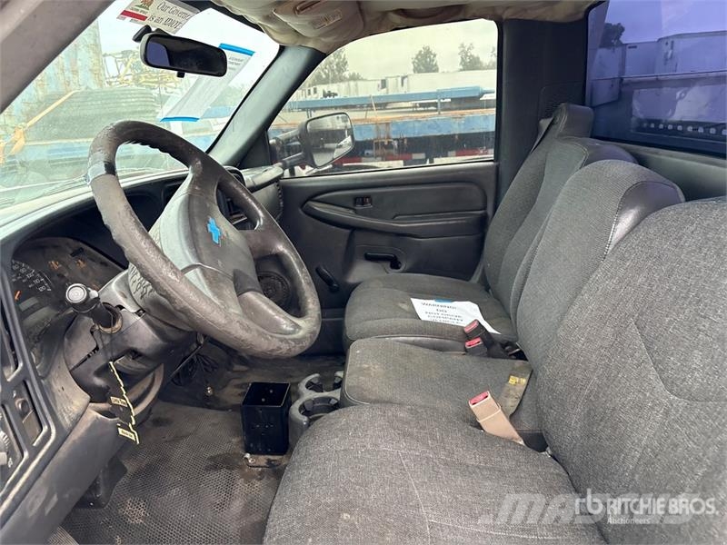 Chevrolet Silverado 2500HD 4x2 Utility Truck Pik up kamioni
