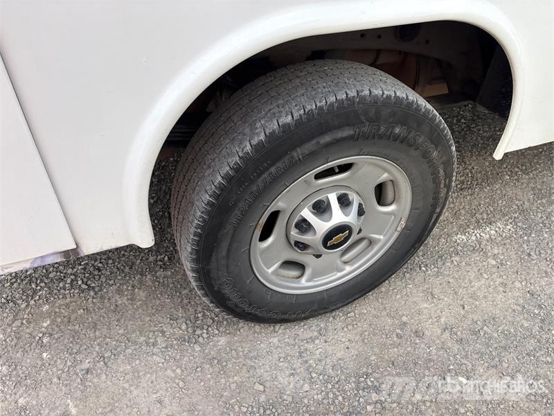 Chevrolet Silverado 2500HD Extended Cab Utility Truck Пикапи