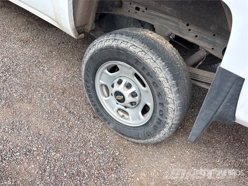 Chevrolet Silverado 2500HD Custom 4x2 Extended Cab Pickup Drugi