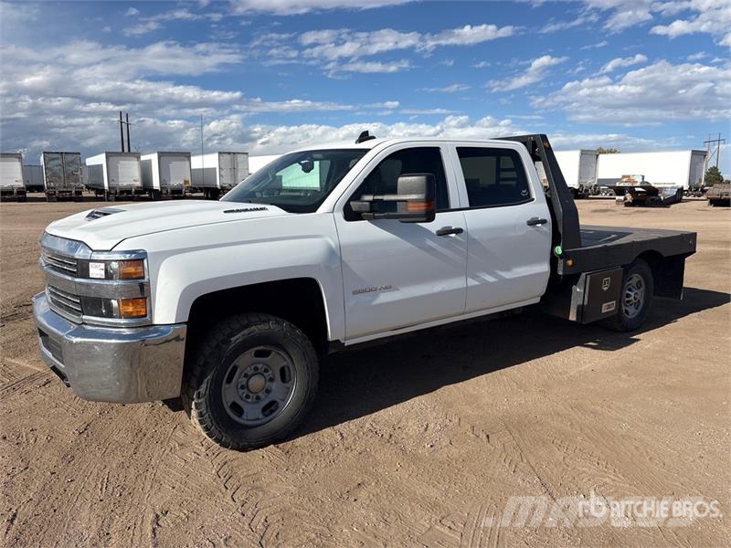 Chevrolet Silverado 2500HD شاحنات مسطحة/مفصلية الجوانب