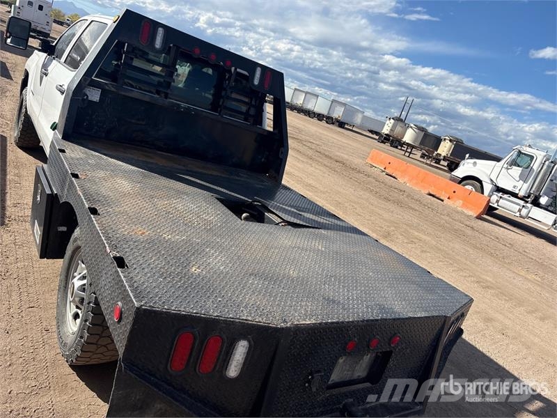 Chevrolet Silverado 2500HD شاحنات مسطحة/مفصلية الجوانب