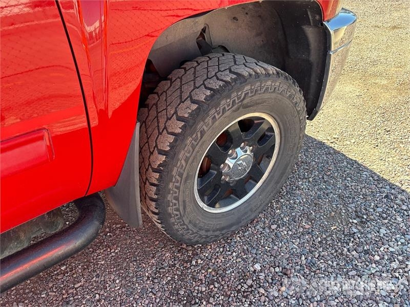Chevrolet Silverado 2500HD Custom 4x4 Crew Cab Pickup 其他