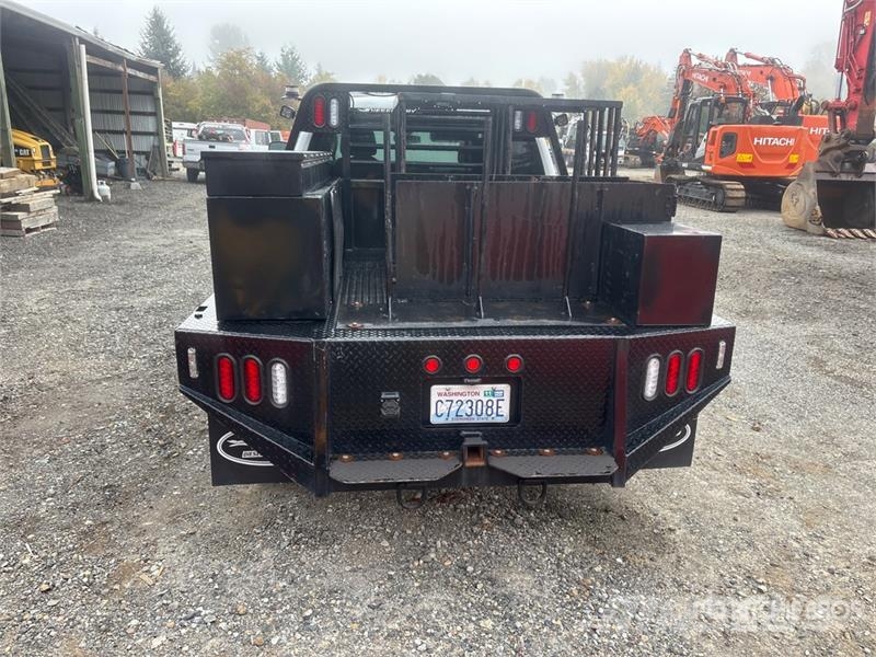 Chevrolet Silverado 2500HD 플랫베드/드롭사이드 트럭