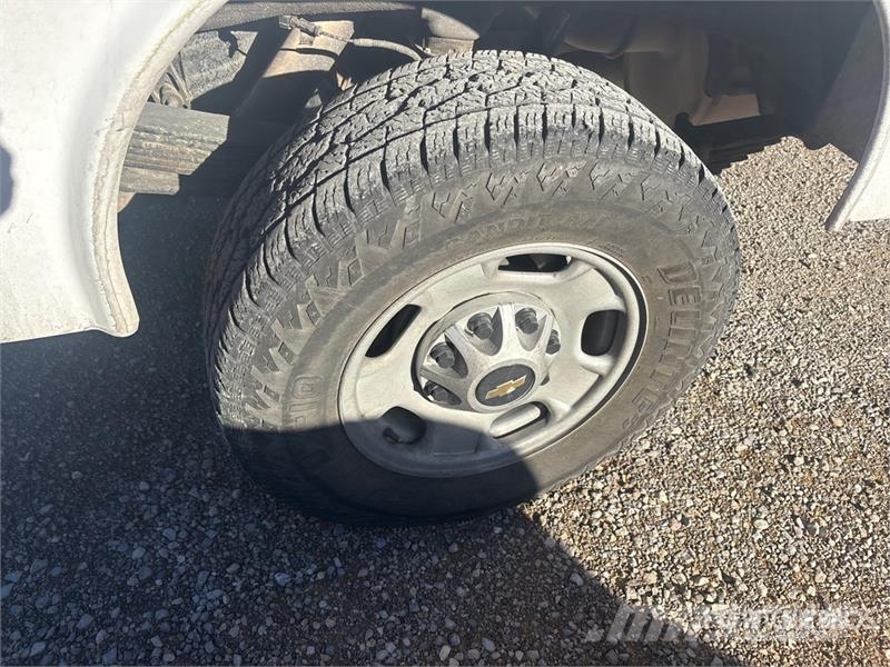 Chevrolet Silverado 2500HD 4x4 Crew Cab Utility Truck 픽업/드롭사이드